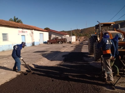 Operação Tapa Buraco em Diversas Ruas de